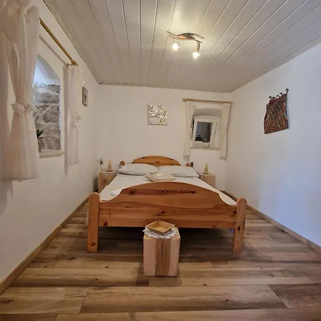 Neva With Private Pool And Game Tatil Evi