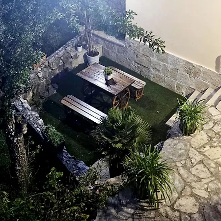 Neva With Private Pool And Game Donje Vinovo