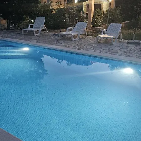 Tatil Evi Neva With Private Pool And Game