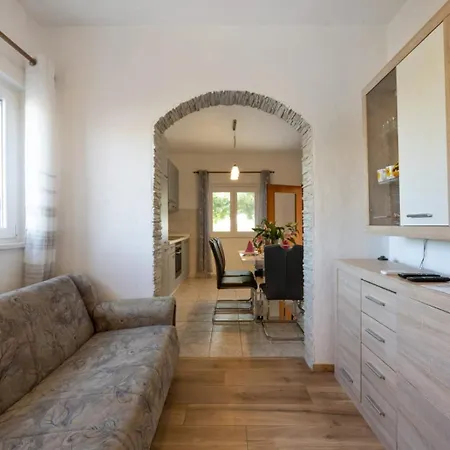 Neva With Private Pool And Game Tatil Evi Donje Vinovo