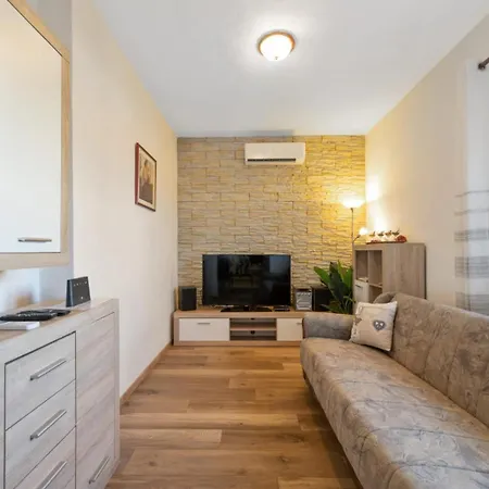 Neva With Private Pool And Game בית נופש