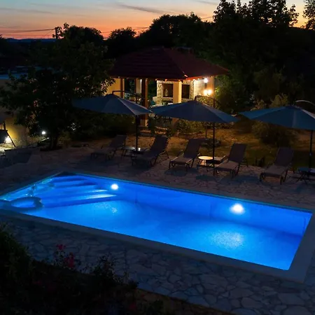 Neva With Private Pool And Game Casa vacanze *