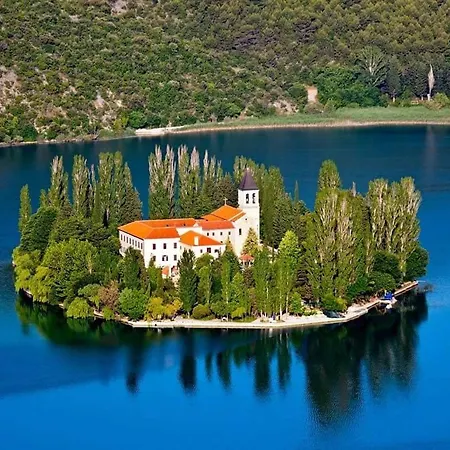 Neva With Private Pool And Game Casa vacanze