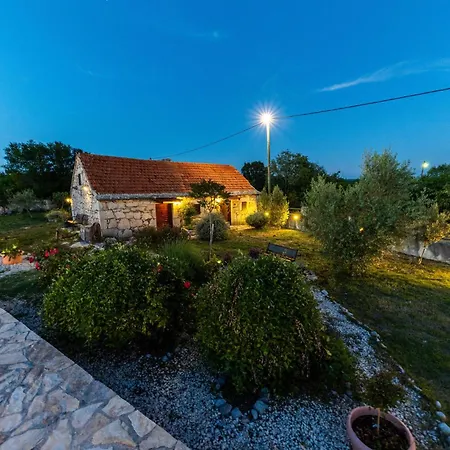 Casa vacanze Neva With Private Pool And Game *