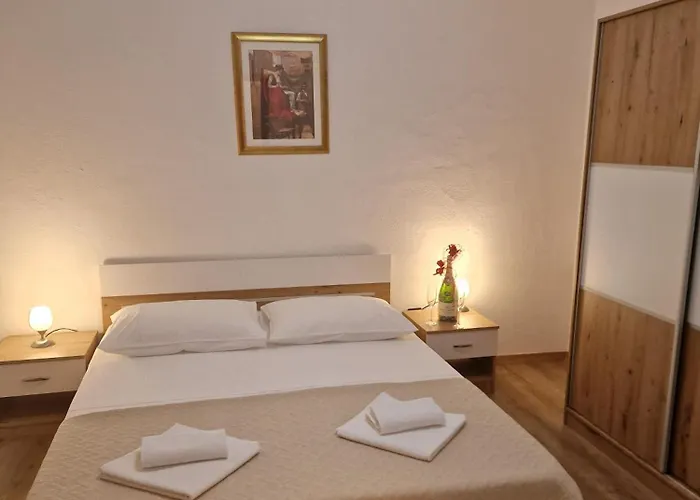 Vakantiehuis Neva With Private Pool And Game Donje Vinovo