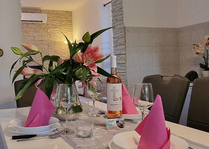 Neva With Private Pool And Game Donje Vinovo