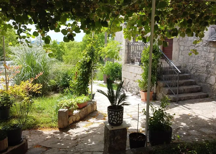 Vakantiehuis Neva With Private Pool And Game Donje Vinovo