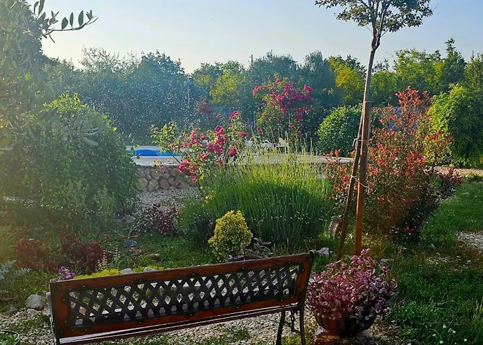 Neva With Private Pool And Game * Donje Vinovo