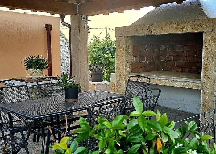 Neva With Private Pool And Game *