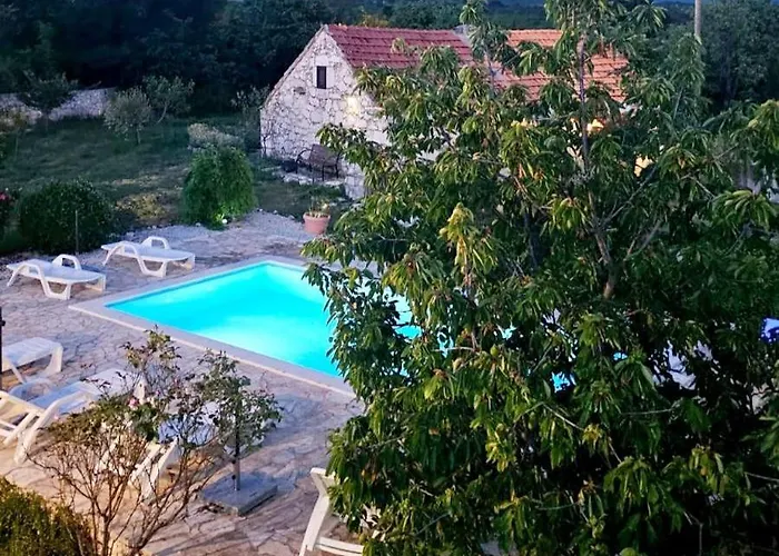 Neva With Private Pool And Game 펜션 *