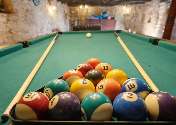 Neva With Private Pool And Game Vakantiehuis